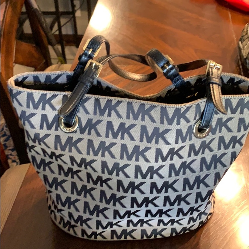 Micheal Kors handbag
